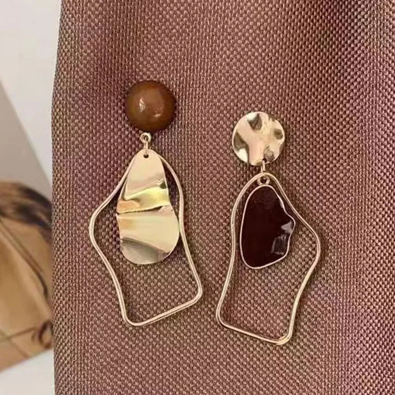 Vintage Geometry Irregular Eardrop Personality Asymmetry Dripping Oil Earrings for Women Fashion Daily Commuting Jewelry Gift