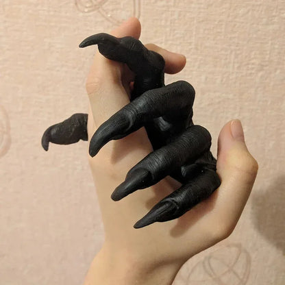Gothic Witch's Hand Statues - Creative Resin Ornament, Aesthetic Wall Keys Hanging Rack, Bag Hangers, Wall Art Sculptures