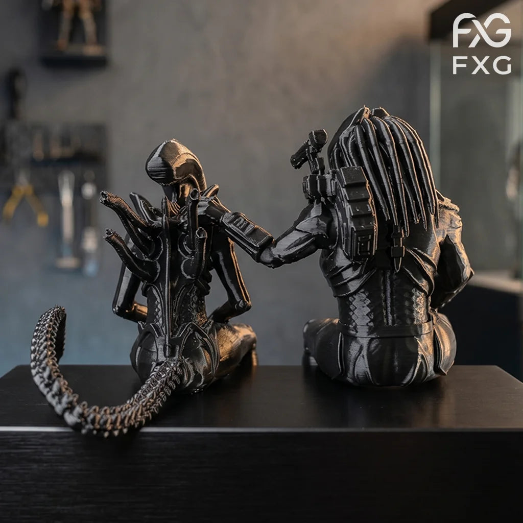 Sci-Fi Alien Creature Figurine Ornament, Office Desk Supplies, Dark Sci-Fi Style Desk Decor Accent
