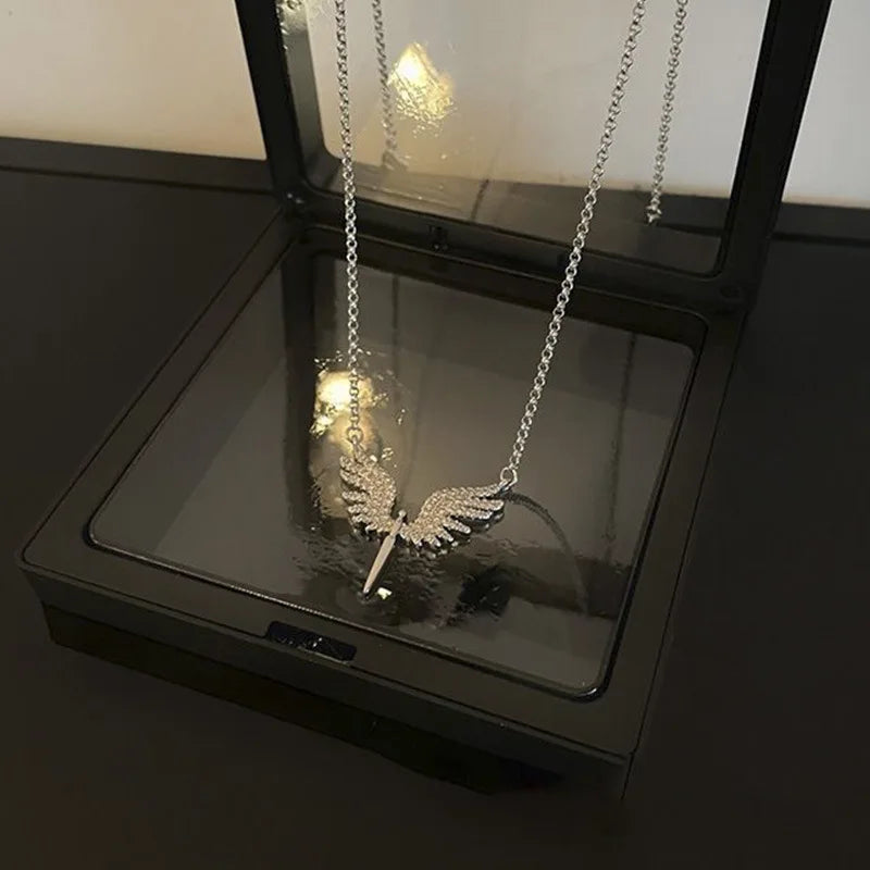 New Creativity Angel Wings Unique Design Pendant Necklace Classic Accessories All-match Personality Clavicle Chain Charm Jewe
