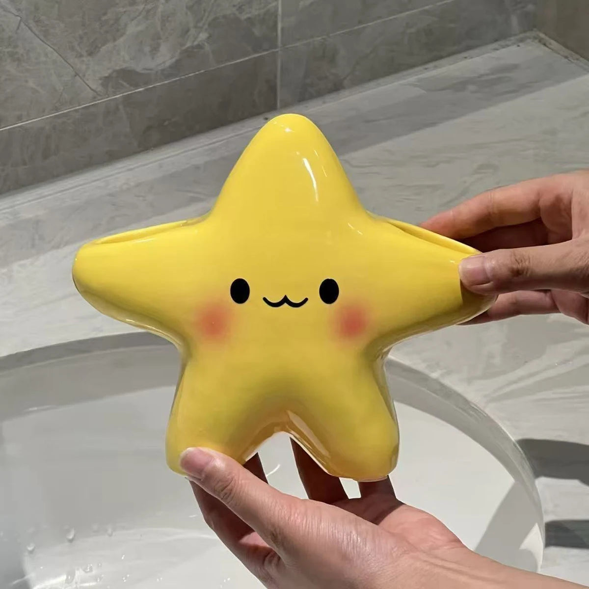 Cute Star-Shaped Toothbrush Holder Freestanding Bathroom Organizer with Cute Face Design, Space-Saving Toothbrush & Toothpast
