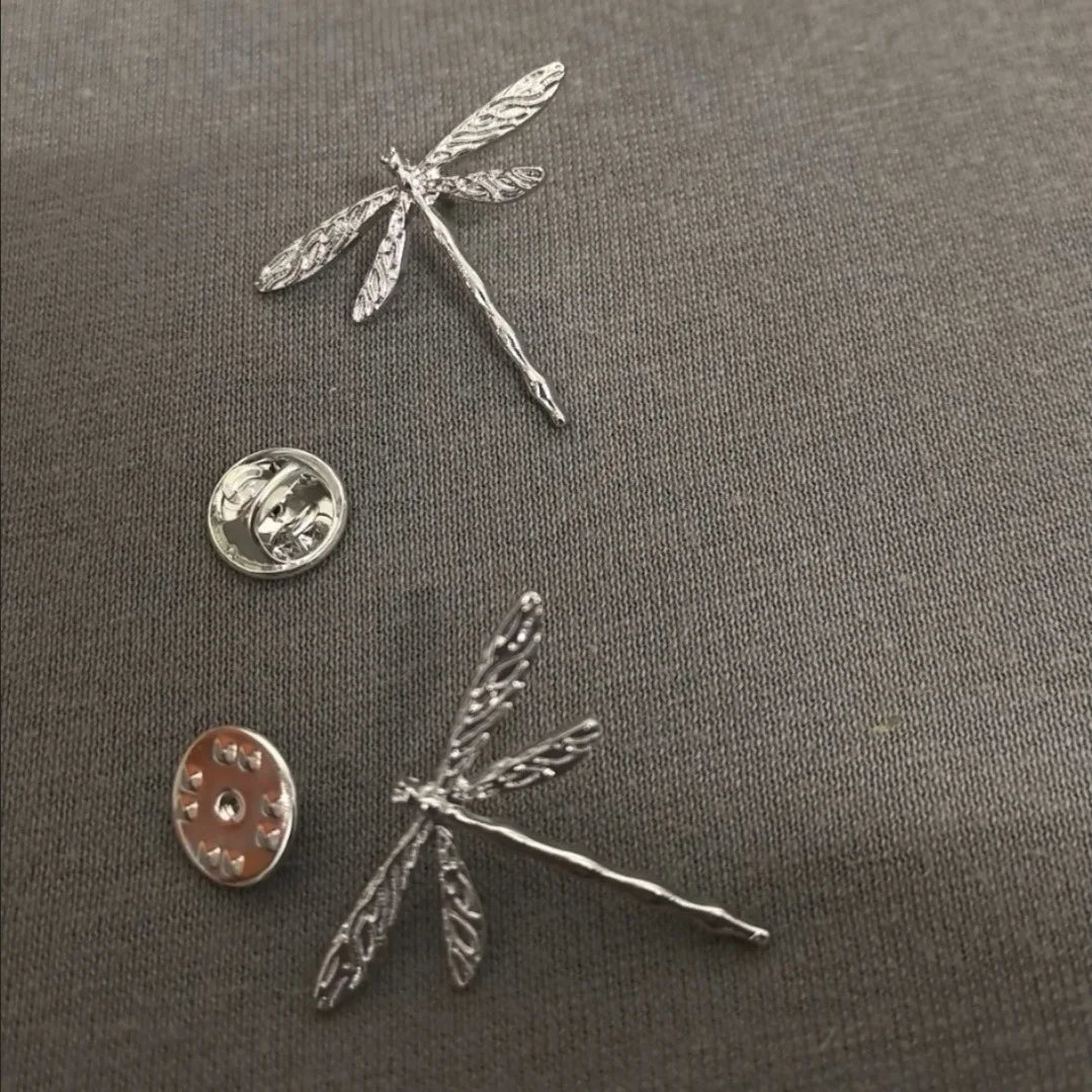 LATS Vintage Silver Color Dragonfly Brooches for Women Fashion Insect Brooch Pins Coat Accessories Animal Jewelry Gifts