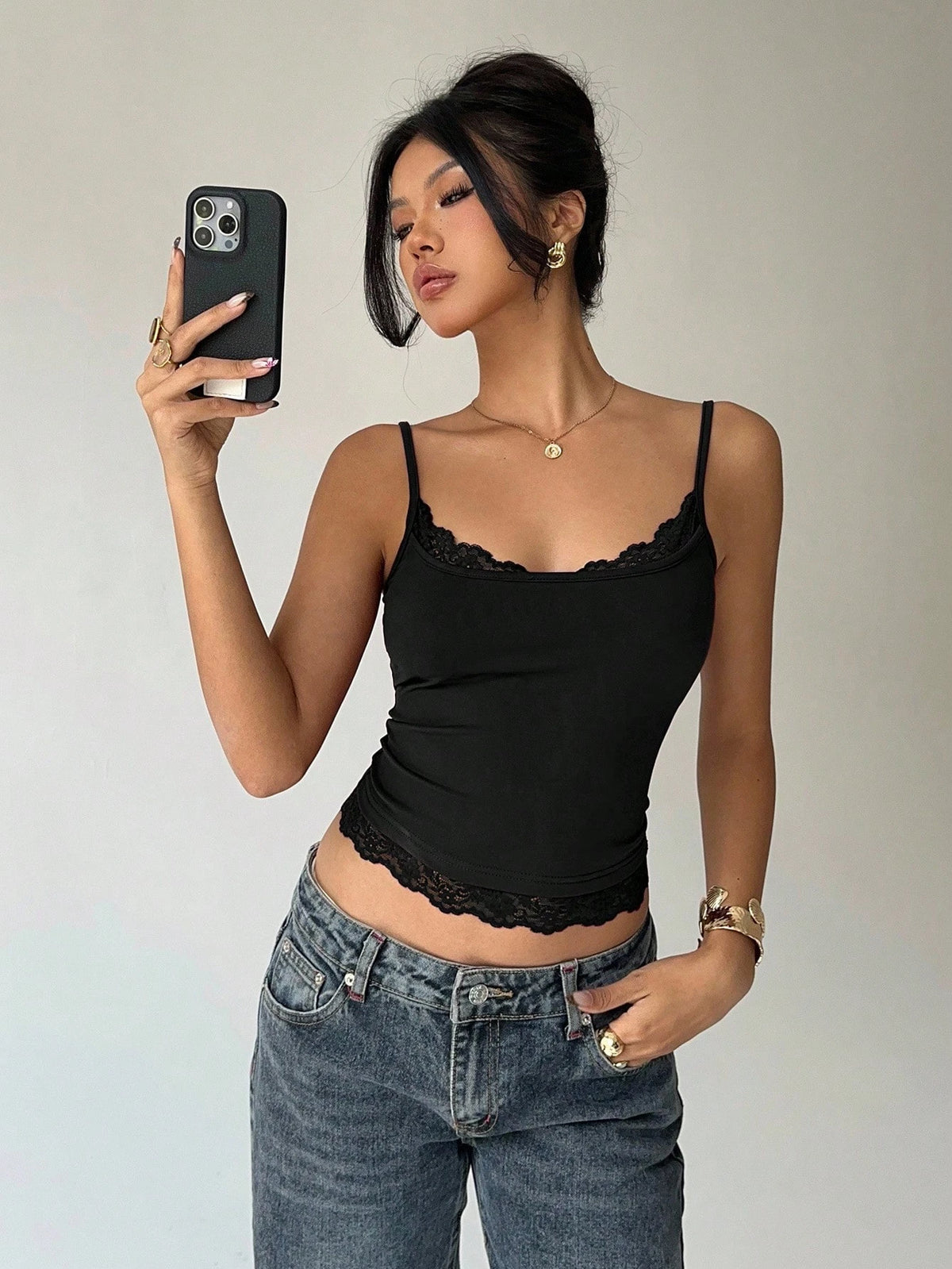 Women's Sexy Lace Trim U-Neck Basic Solid Color Slim Fit Cami Top Casual Spaghetti Straps Backless Crop Top Spring/Summer 202