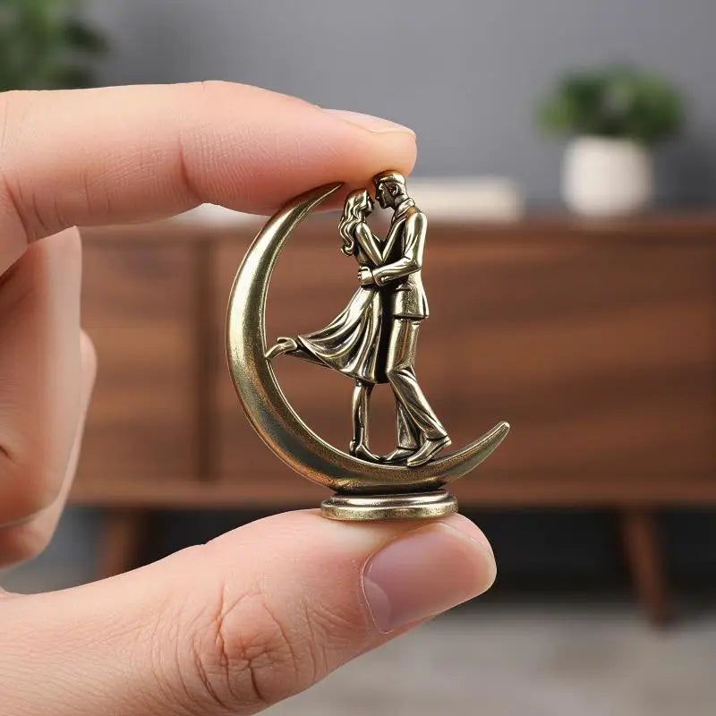 Brass Couple Hugging Figure Home Decor Statue Modern Art Couple Embracing Figurine Lover Ornament Home Decoration