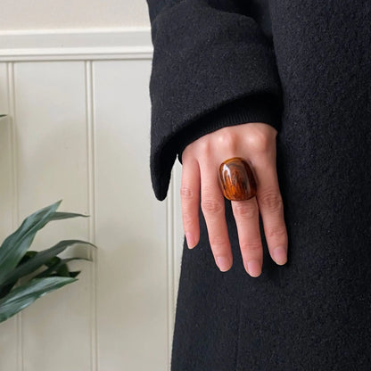 Vintage Trendy Large Finger Rings for Women Exaggerated Amber Color Resin Temperament Geometric Finger Ring Punk Jewelry