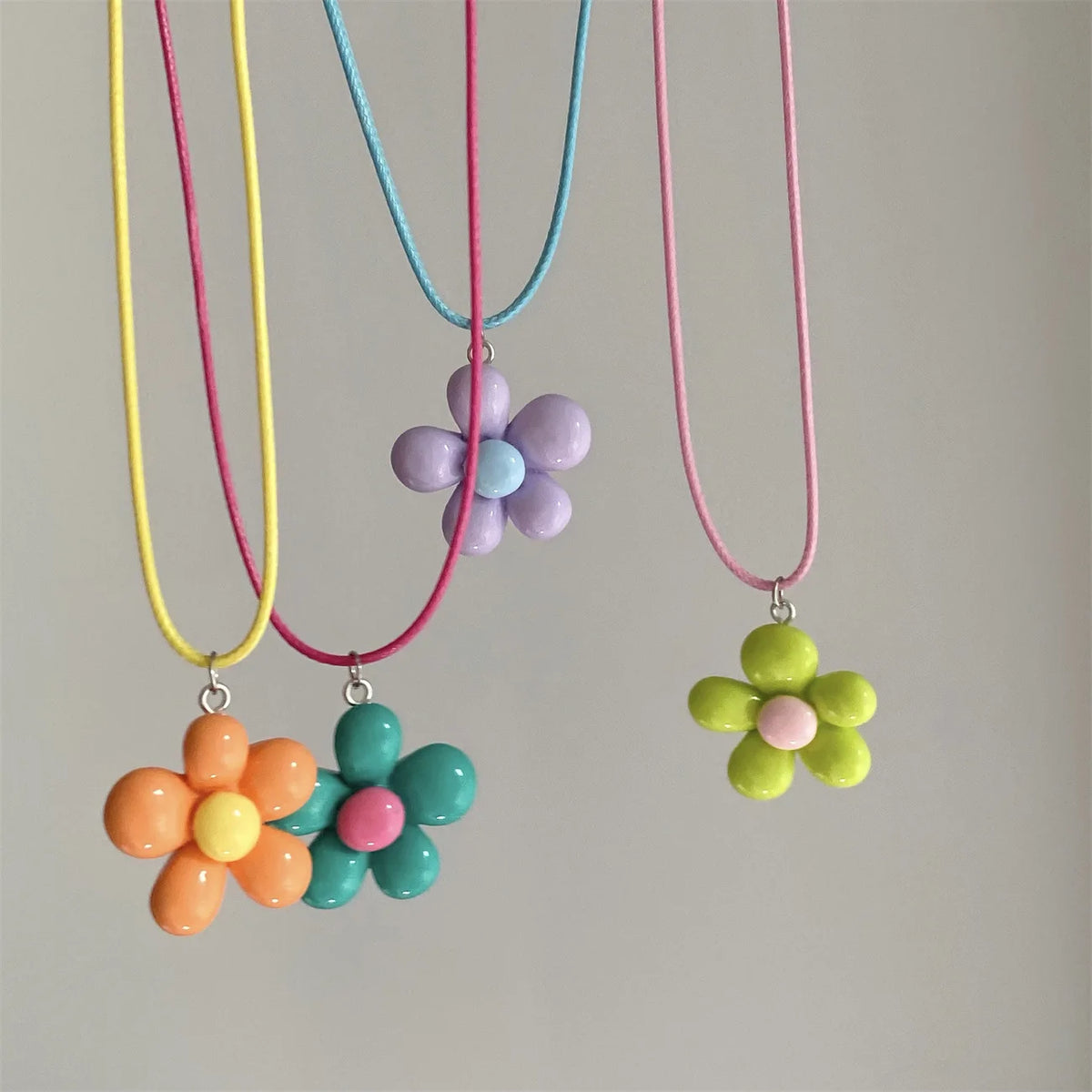LATS Sweet Colorful Flower Pendant Necklace for Women Girl Floral Design Rope Chain Chokers Fashion Jewelry Gift