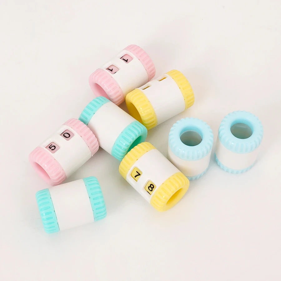 Manual Handheld Knitting Stitch Counter with Plastic Needles for Crochet Yarn Craft & Sewing Tools