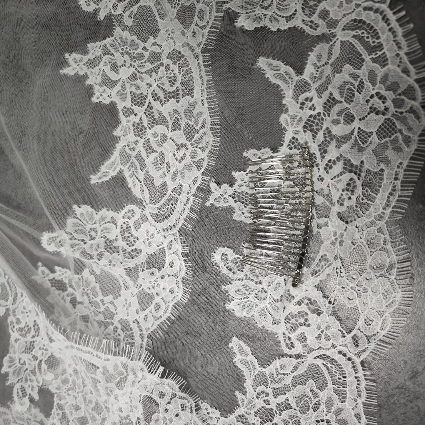 Customized Short Mantilla Wedding Veil with Eyelash Lace, 1m/1.5m/2m Short/Medium Length Veil with Hidden Comb, Single Tier V