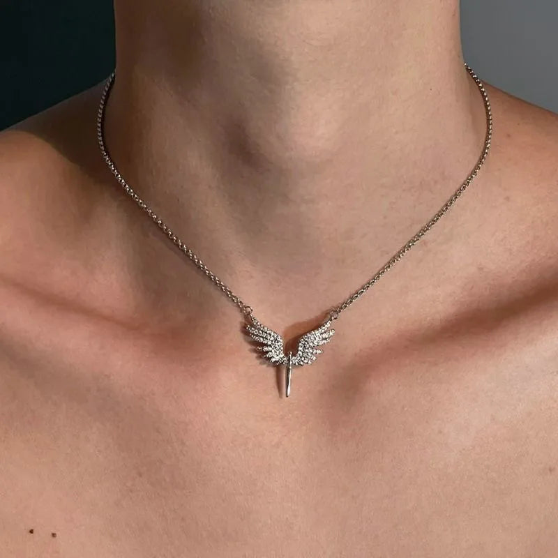 Angel Wings Pendant Necklace for Men Unisex Hip Hop Gothic Punk Clavicle Chain Trendy Classic Gold Silver Neck Jewelry Gift