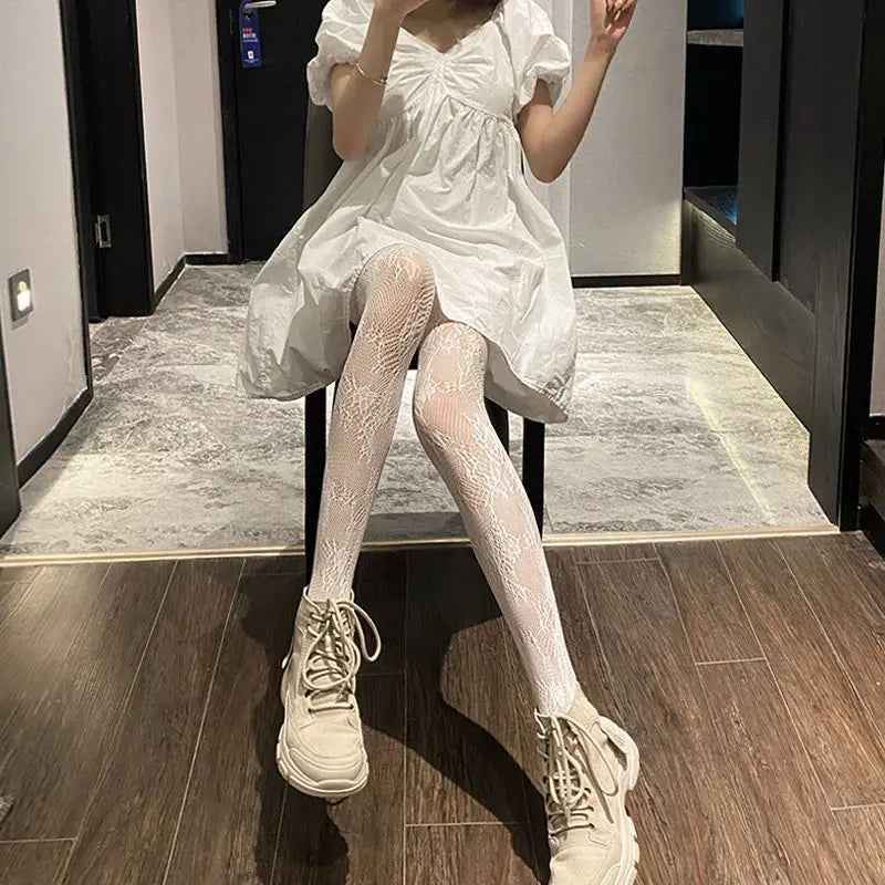 Classic Lolita Hollowed Out Lace Mesh Stockings Bottomed Pantyhose Hot Tights Japanese Lolita Retro Floral Rattan White Stock