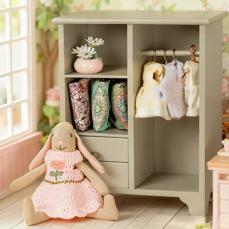 Miniature wooden wardrobes, dollhouse furniture accessories, and miniature scene decorations BJD/OB11 dollhouse home furnishi