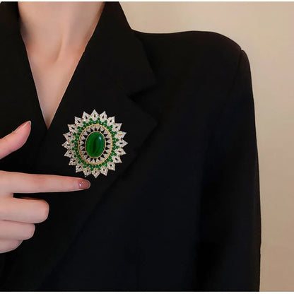 Vintage Emerald Oval Sunflower Brooch for Women Green Crystal Sunburst Lapel Pins Floral Design Wedding Party Art Deco Jewelr