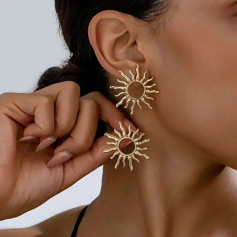 Vintage Geometry Irregular Eardrop Personality Asymmetry Dripping Oil Earrings for Women Fashion Daily Commuting Jewelry Gift
