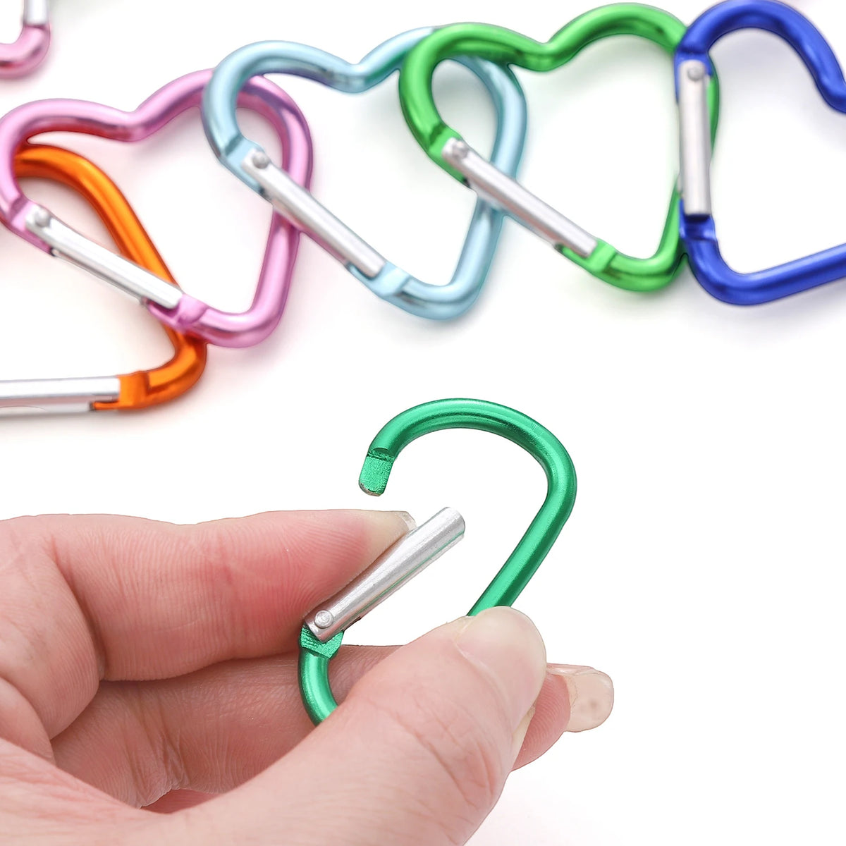1 Pc Carabiner Rock Aluminum Mountain Buckle Star/Heart/D/Bone Shape Locking Clasp Keychain Multifunction Tools Jewelry Findi