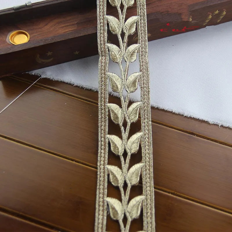 Lace Trim, 5cm Decorative Lace Trim, 5 Yards of Lace for Sewing, Embroidery Lace for Costumes, Lace for Curtains and Home Dec