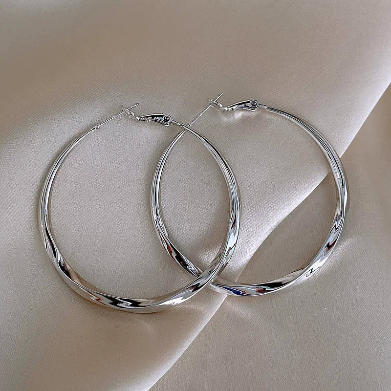 5cm Twist Metal Hoop Earrings for Women Geometric Personality Round Circle Dangle Drop Earrings Simple Party Golden Jewelry G