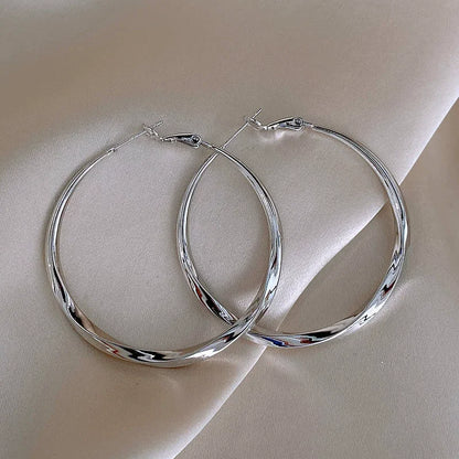 5cm Twist Metal Hoop Earrings for Women Geometric Personality Round Circle Dangle Drop Earrings Simple Party Golden Jewelry G