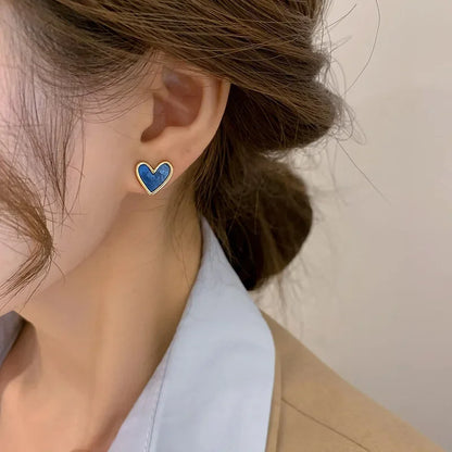 Vintage Heart Shaped Blue White Love Stud Earrings Female Temperament Niche Earrings Ins Retro Little Peach Heart Ear Jewelry