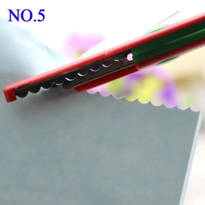 1 Pc Handmade Children DIY 6 Patterns Album Lace Scissors Card Photo Pattern Scissors Cartoons Lace Scissors - Red