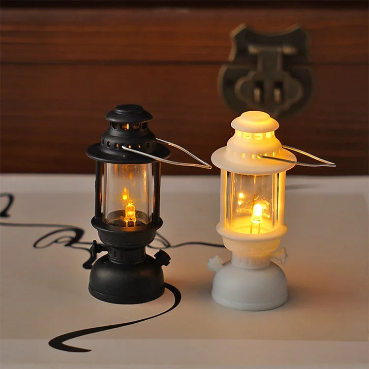 Dollhouse Mini Led Retro Glowing Pony Lantern Simulation Cande Light Night Light Dolls Miniature oil light Lamp Home Decor To