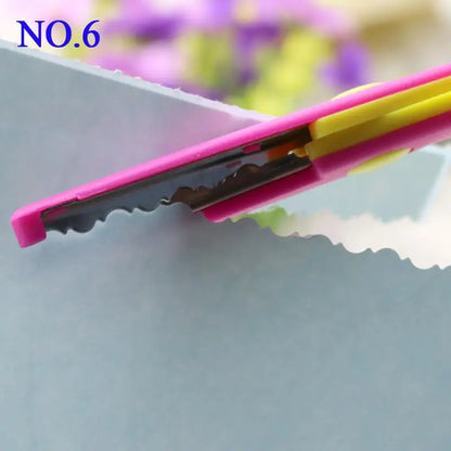 1 Pc Handmade Children DIY 6 Patterns Album Lace Scissors Card Photo Pattern Scissors Cartoons Lace Scissors - Pink