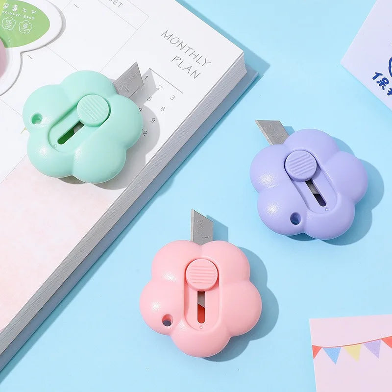 Lovely Flowers Portable Utility Knife Paper Cutter Cutting Paper Razor Blade Letter Envelope Opener Knife Office Stationery