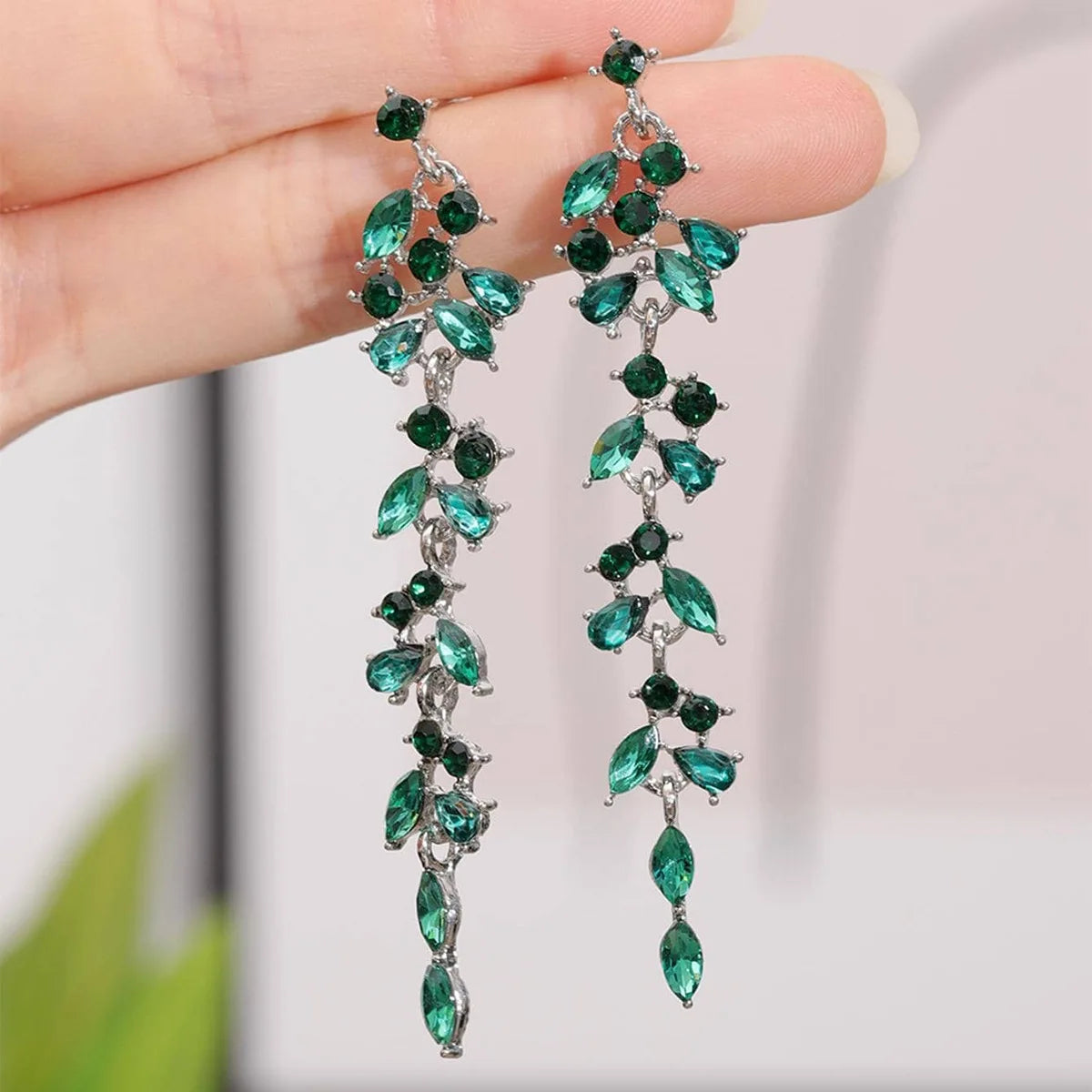 Vintage Elegant Blue Crystal Shell Pearl Conch Shape Stud Earrings for Women Fashion Simple Geometry Round Jewelry Party Gift