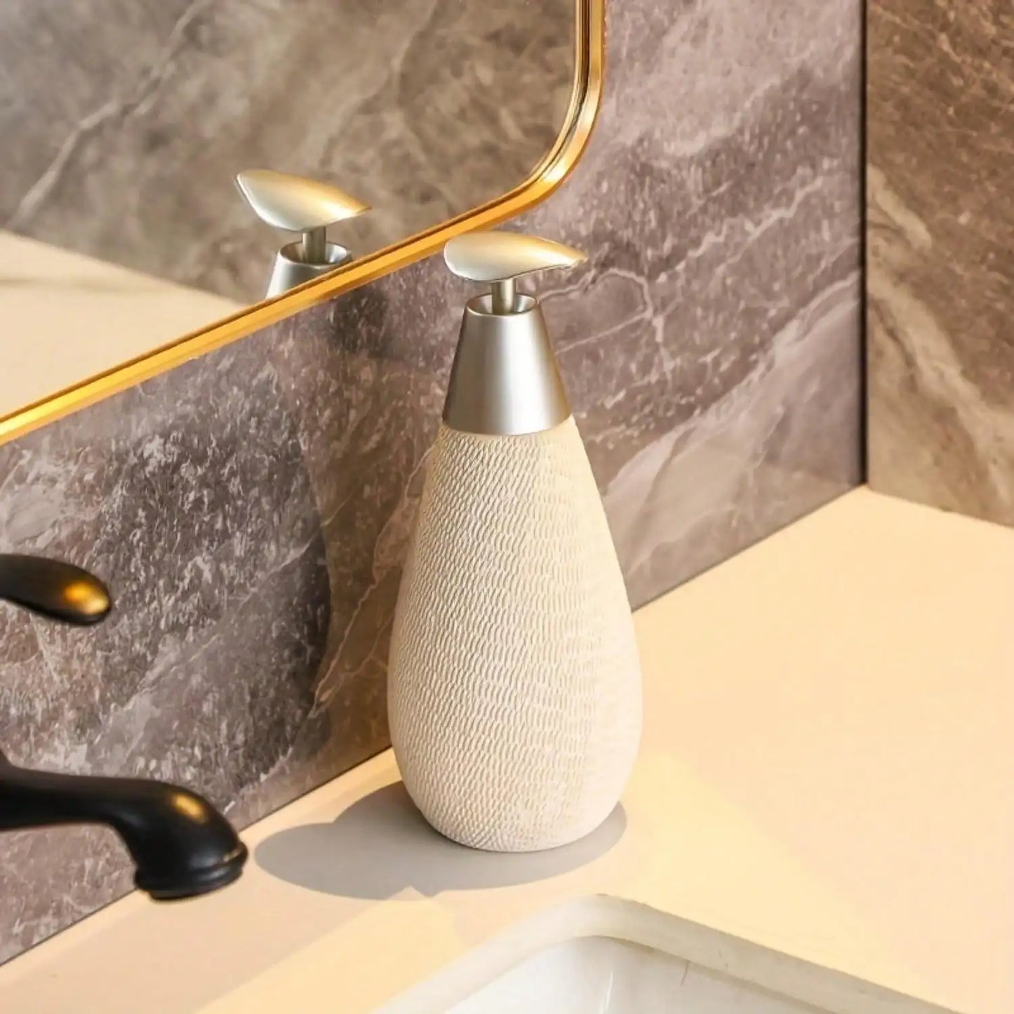 Creative Retro Style Ceramic Push-Type Soap Dispenser With Pump, Hand Soap Bottle, Suitable For Bathrooms Kitchens And Toilet