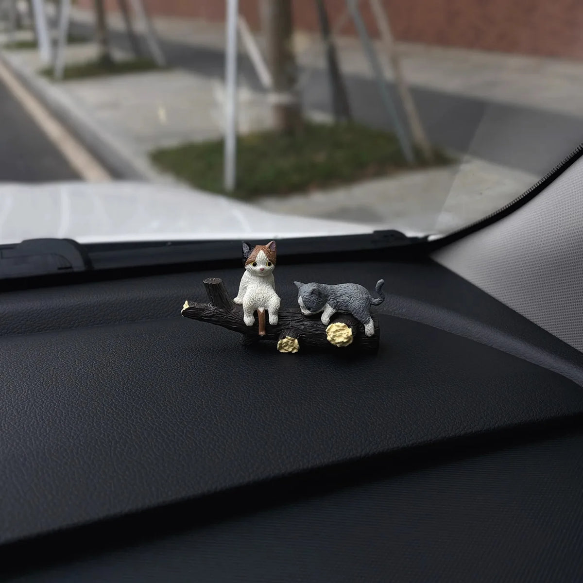 Figurine Car Cats Ornaments Center Console Decoration Sleeping Kitten Dashboard Screen Rearview Ornaments Figurine Car Orname