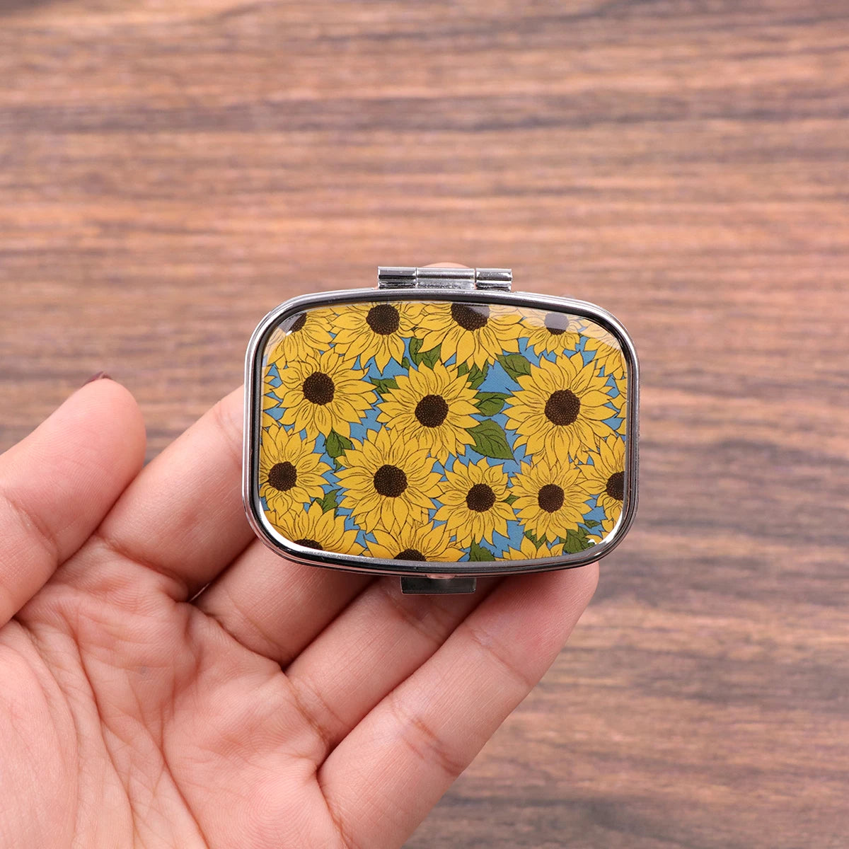 Van Gogh Art Mini Pill Box 2-Compartment Medicine Pill Organizer Household Portable Medicine Storage Box Travel Jwelery Gift