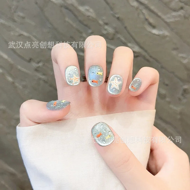 10pcs/set Handmade Press-On Nails - Blue Glossy Fish & Bubbles Design Short Oval Fake Nails with Cat Eye Effect False Nails