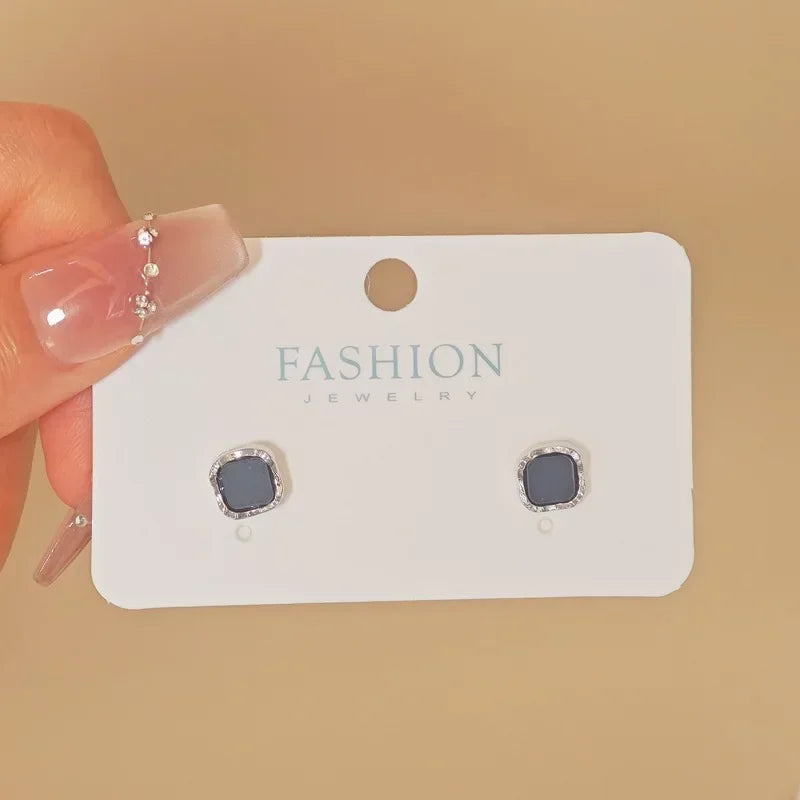 LATS Delicate Small Circle Stud Earrings for Women Gold Color Crystal Minimalist Summer Fashion Jewelry Party Accessories Gif