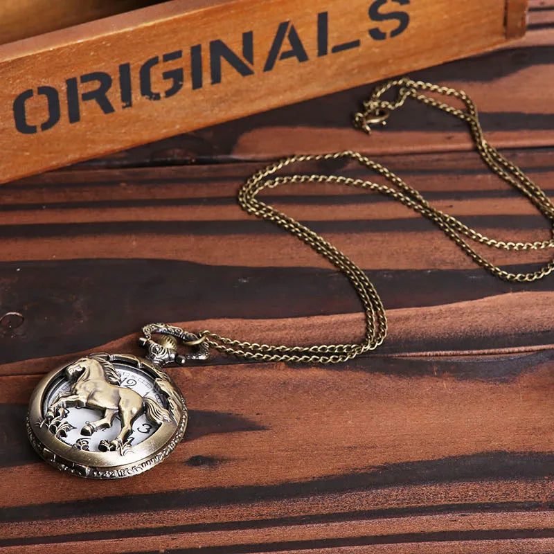 Vintage Bronze Hollow Horse Animal Design Quartz Pocket Watch With Necklace Gift Fashion New Men Women Exquisite Watches