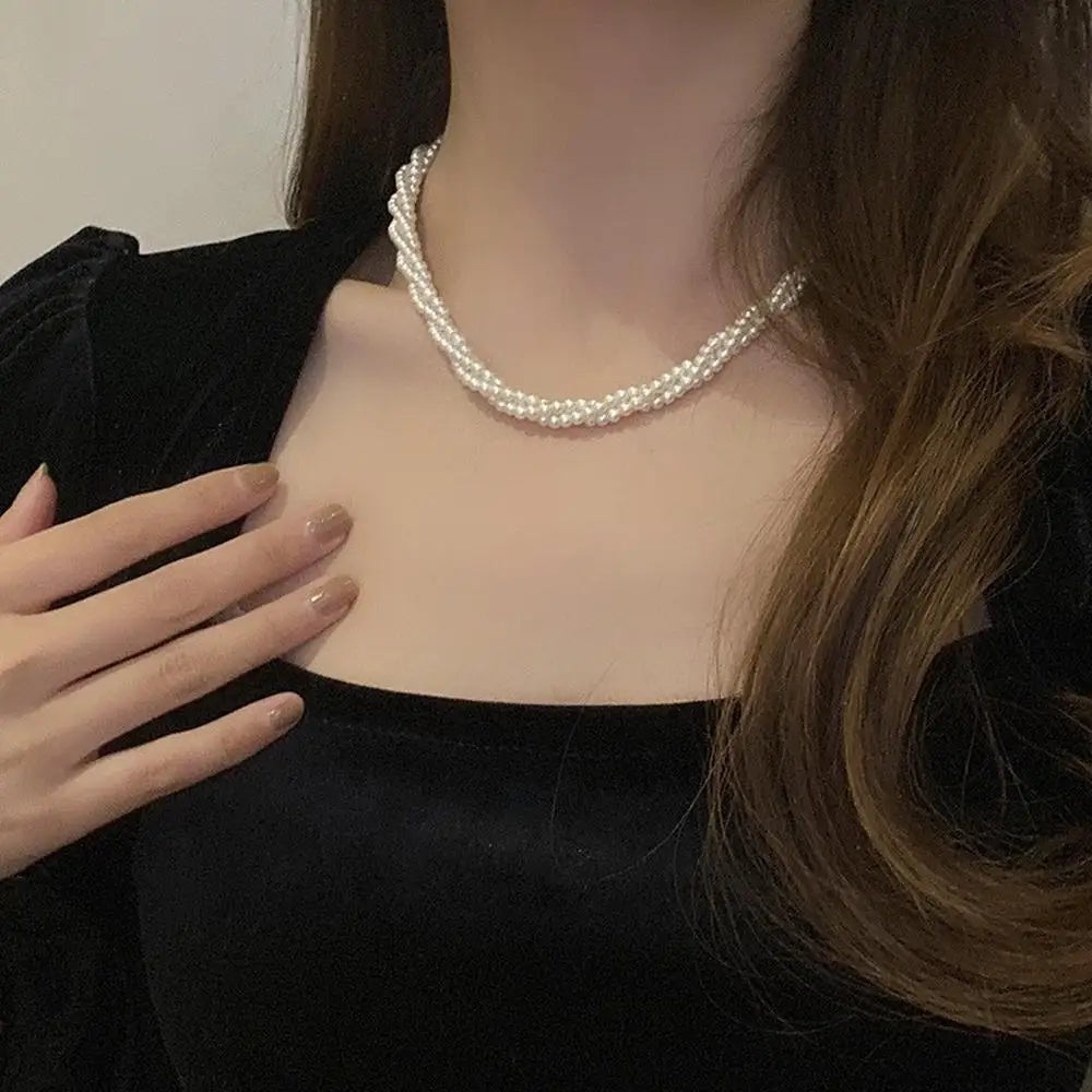 Vintage Twining Multilayer Pearl Choker Necklaces Women Elegant Imitation Pearl Clavicle Chain Party Jewelry Accessories Gift