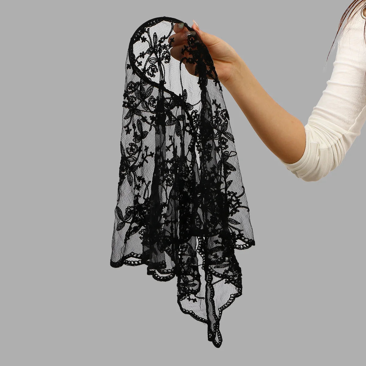 Elegant Lace Scarf Hollow Out Embroidery Foulard Bandana Solid Color Triangular Scarf Thin Vintage HandkerChiefs for Hair Wom