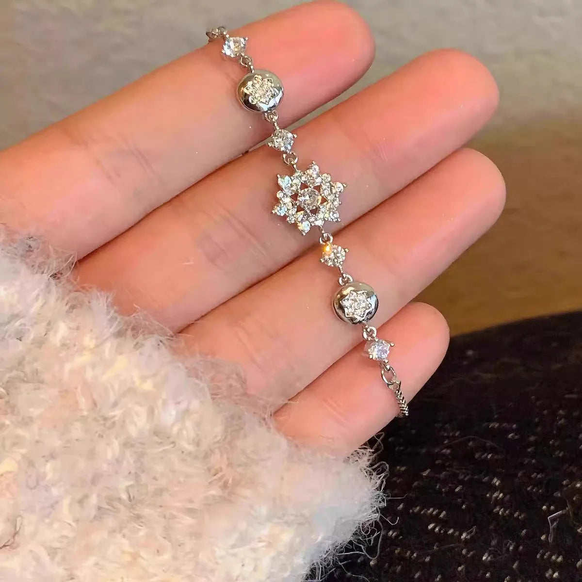Zinc Alloy Bracelet Sparkling Zircon Flower Bracelet Handmade Bracelet Alloy For Daily Wear Fashion Accessory Party - Silver 