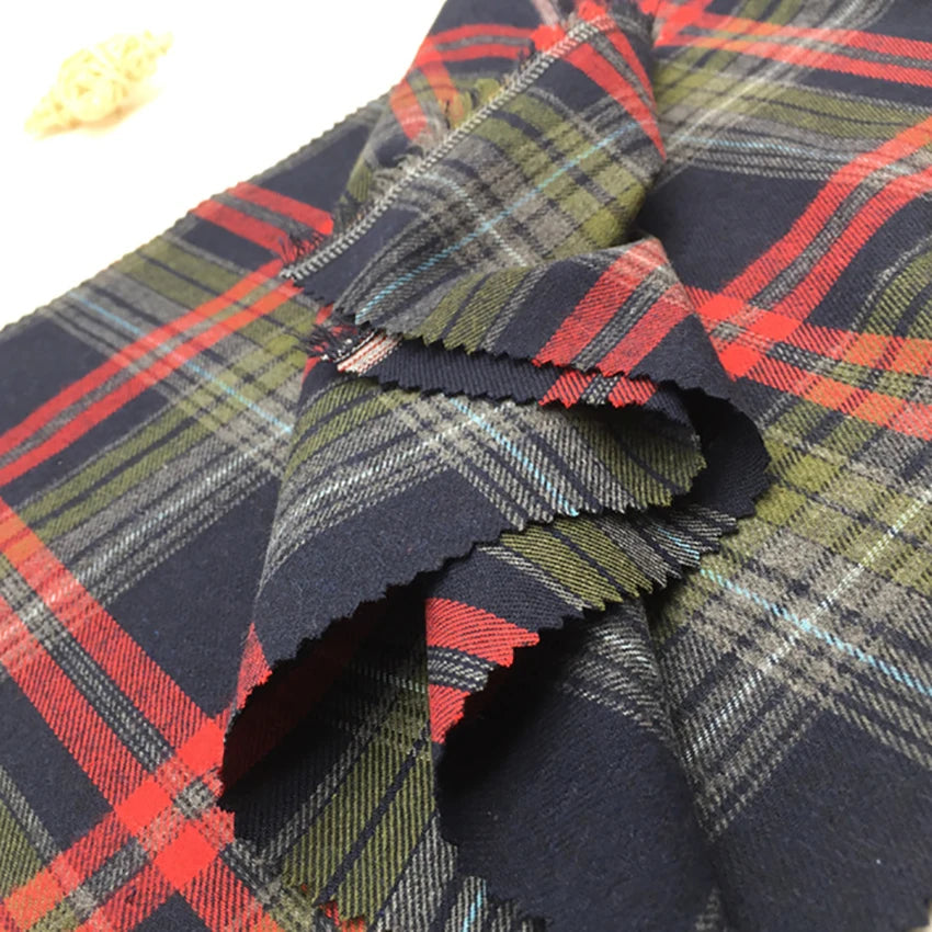 Medium Thick Scottish Checks Polyester Cotton Fabric for Sewing Ladies Skirt School Uniform Skirt Fabric Christmas Decoration