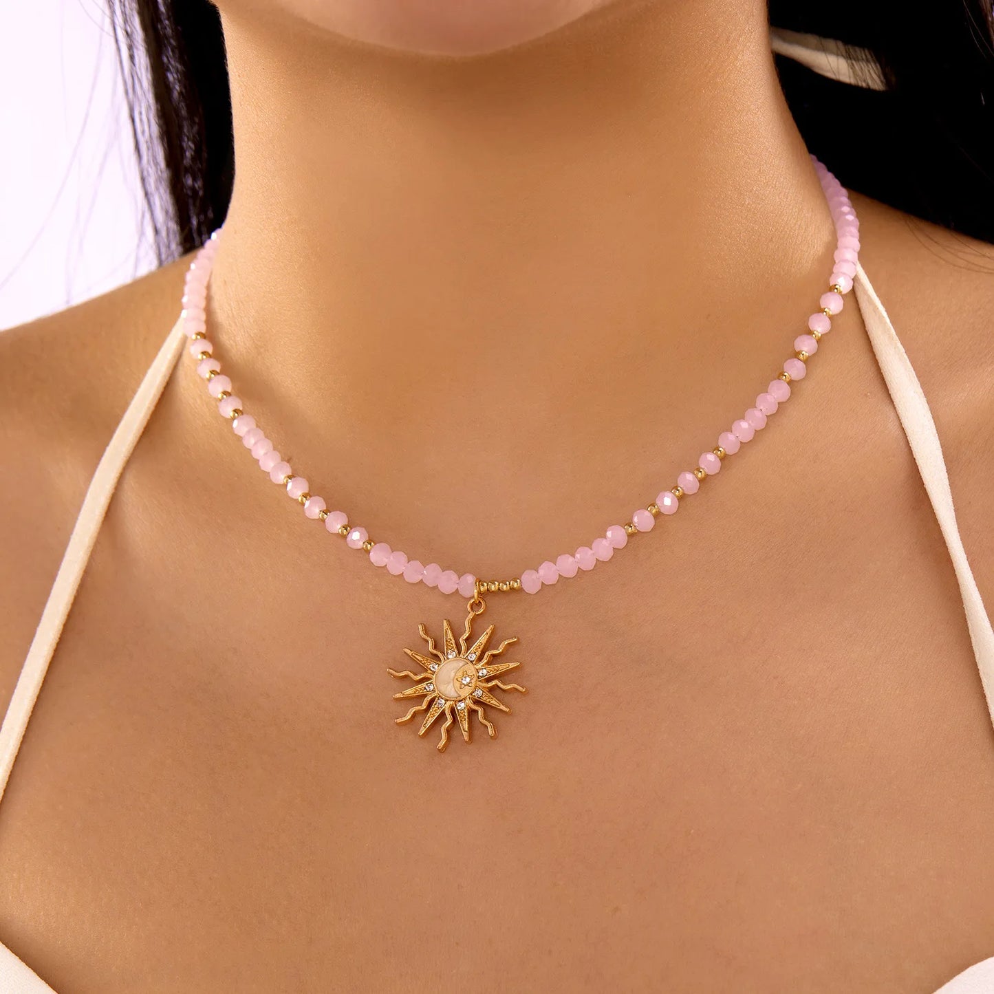 Retro Golden-Toned Sun Pendant Necklace for Women Elegant Turquoise Beads Chain Choker Neck Statement Party Vintage Jewelry G