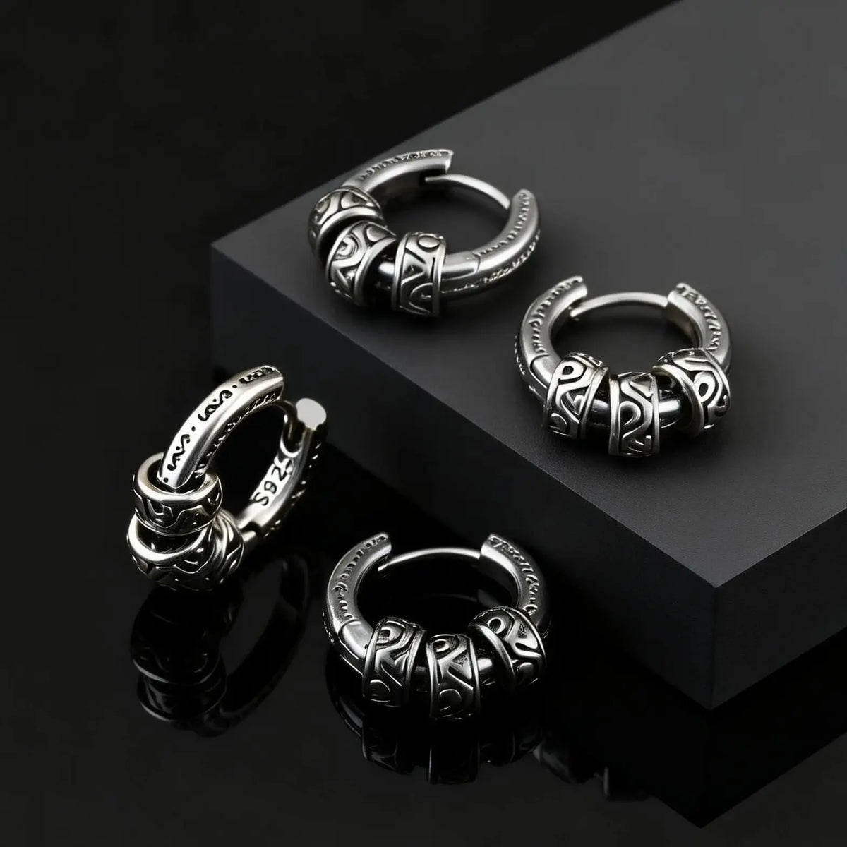 Vintage Totem Vine Pattern Hoop Earrings for Men, Hypoallergenic Metal Huggies Earrings, Rock Punk Piercing Jewelry Gift