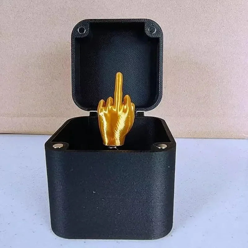 Out of the box pop-up Middle Finger Gift Box Creative Desk Home Decor Gifts Middle Finger Novelty Christmas Funny Prank Gift 