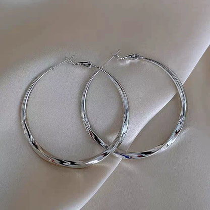 5cm Twist Metal Hoop Earrings for Women Geometric Personality Round Circle Dangle Drop Earrings Simple Party Golden Jewelry G
