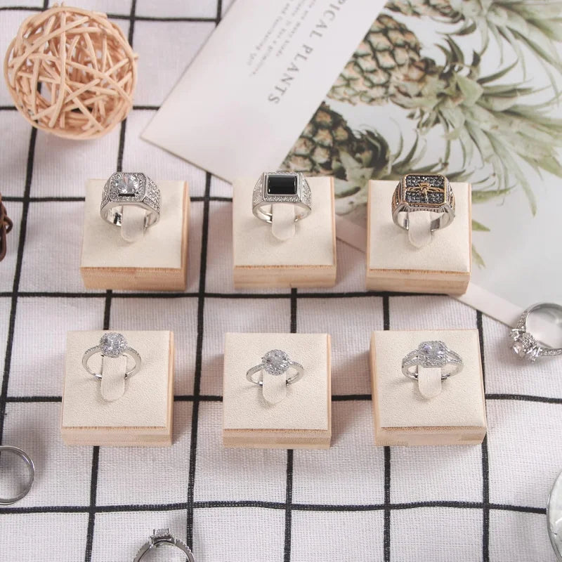 Ring Display Stands for Selling Square Bamboo Single Wood Ring Holder Organizer with Velvet Mat for Rings Trade