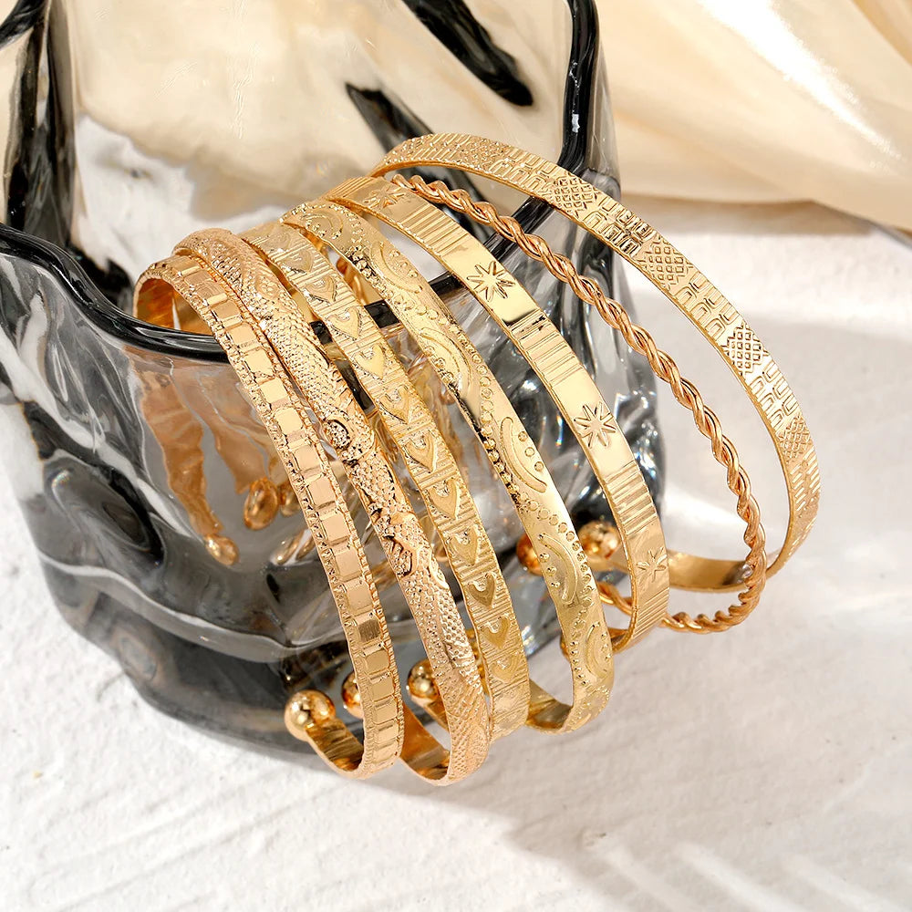 7 Pcs/Set Punk Gold Color Bracelets for Women Streetwear Goth Heart Prints Metal Design Open Bangle Fashion Jewelry Gifts 202