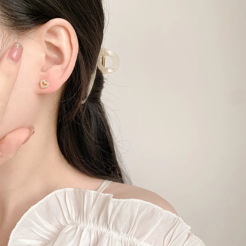 New Fashion Heart Stud Earrings for Women Hypoallergenic Screw Cartilage Helix Earring Girls Piercing Accessories Jewelry Gif