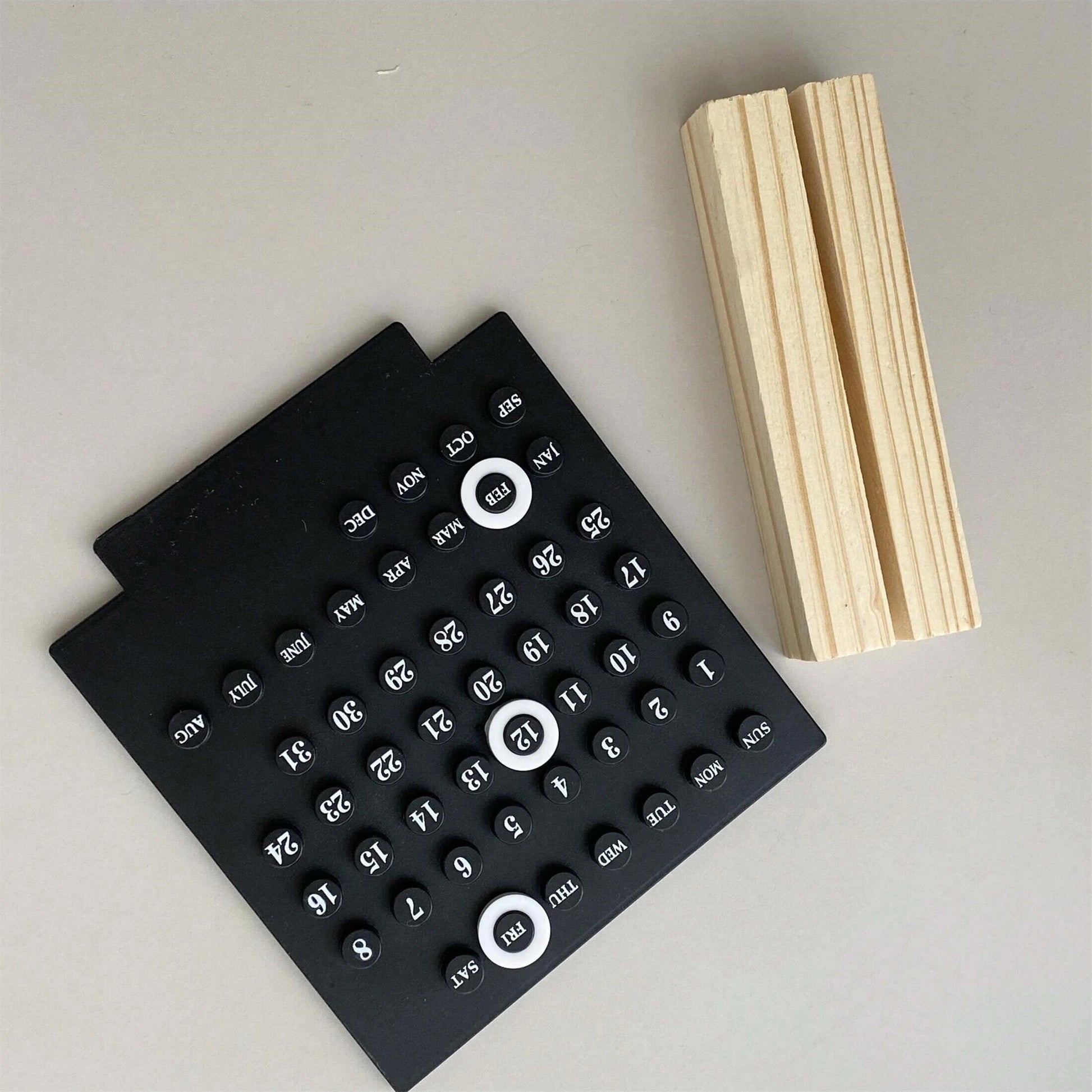 Calendar Mini DIY Desktop Calendar, Office Desktop Decoration, Holiday Decoration Calendar - black