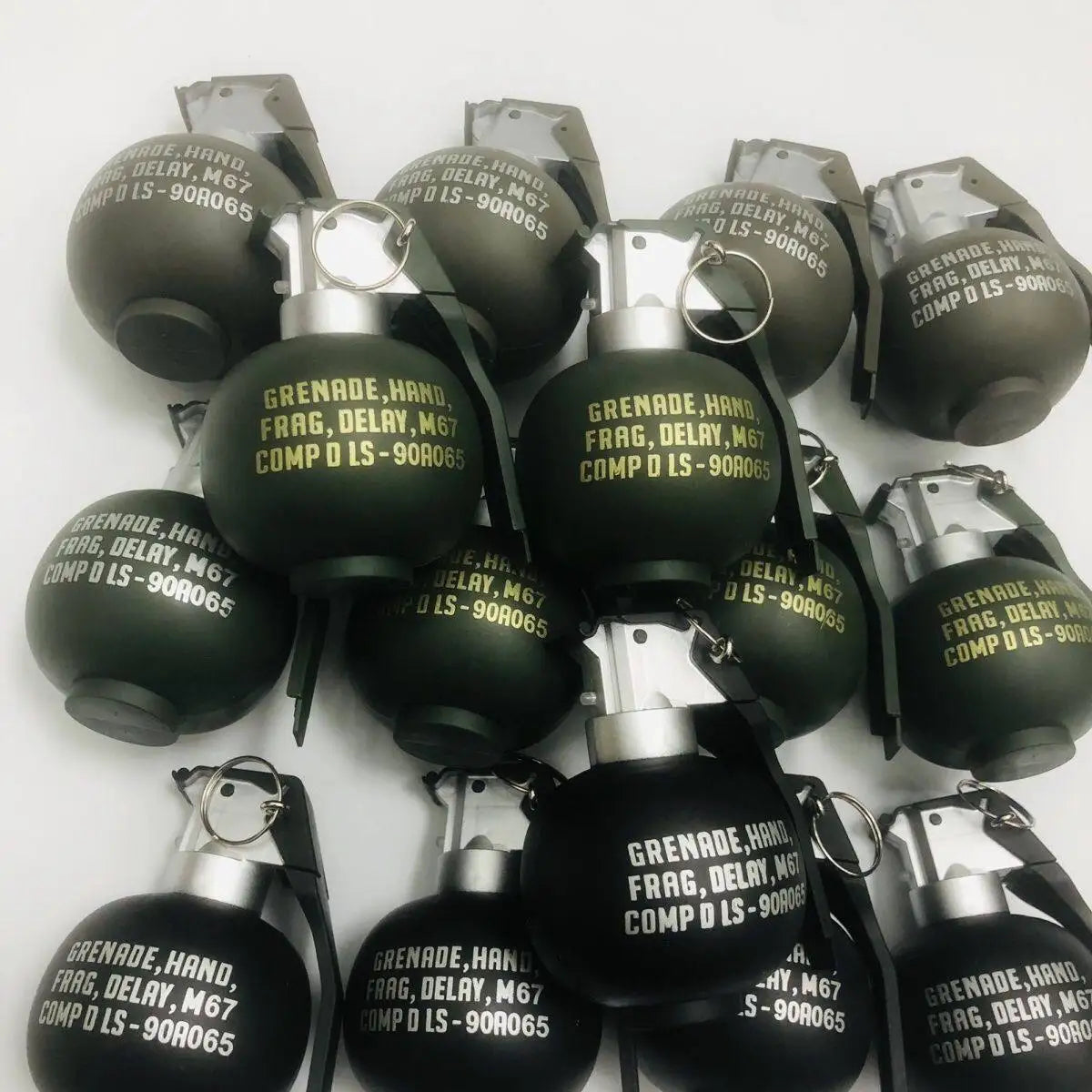 Cosplay Accessories Plastic M67 Grenade Toy Decoration Anime Peripheral Model Pull Ring Military Grenade Toy M18 Smoke Flash