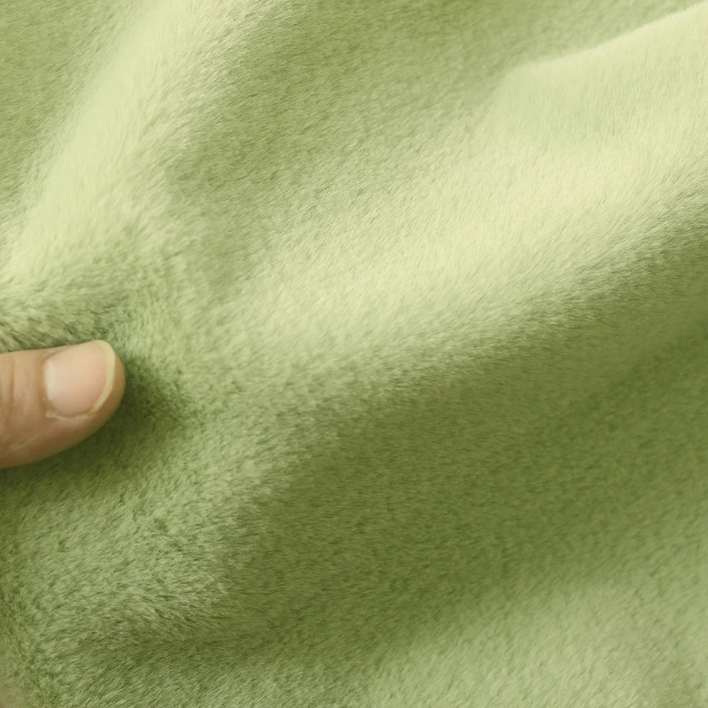 DIY 5MM Plush Fabric Encryption Thickening fabric solid Solf Atrtificial Fur Patchwork bags Doll clothing Decoration material