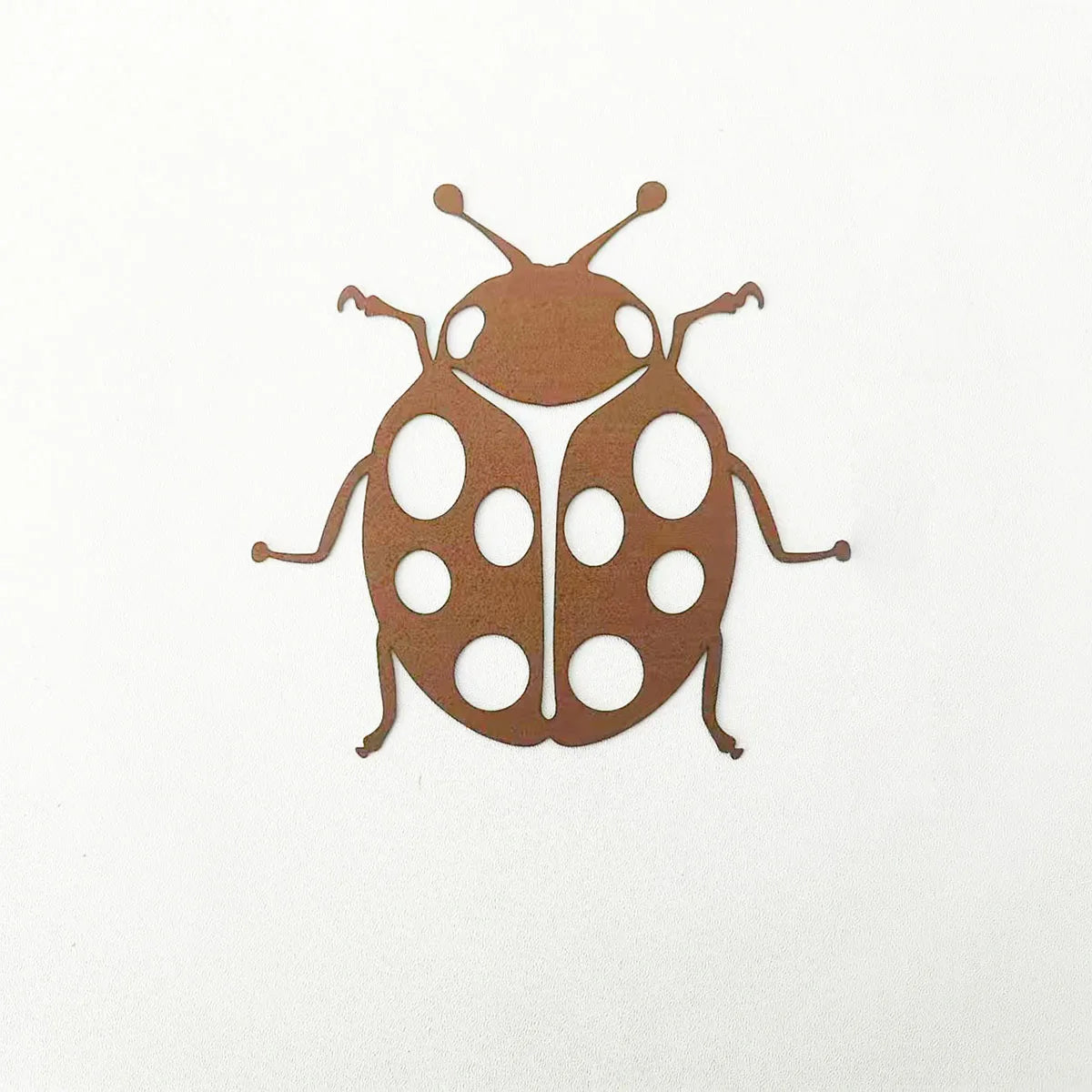 Vintage-Style Metal Ladybug Statue, Foldable Wall-Mounted Metal Decoration, Pastoral Style Indoor and Outdoor Garden Art, Sui