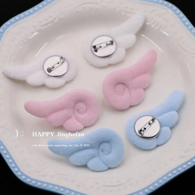 5/1Pairs Small Angel Wings Brooch Japanese Plush Angel Wings Brooch Badge Sweet Pin Doll Cosplay Y2K Fluffy Angel Wing Bag De