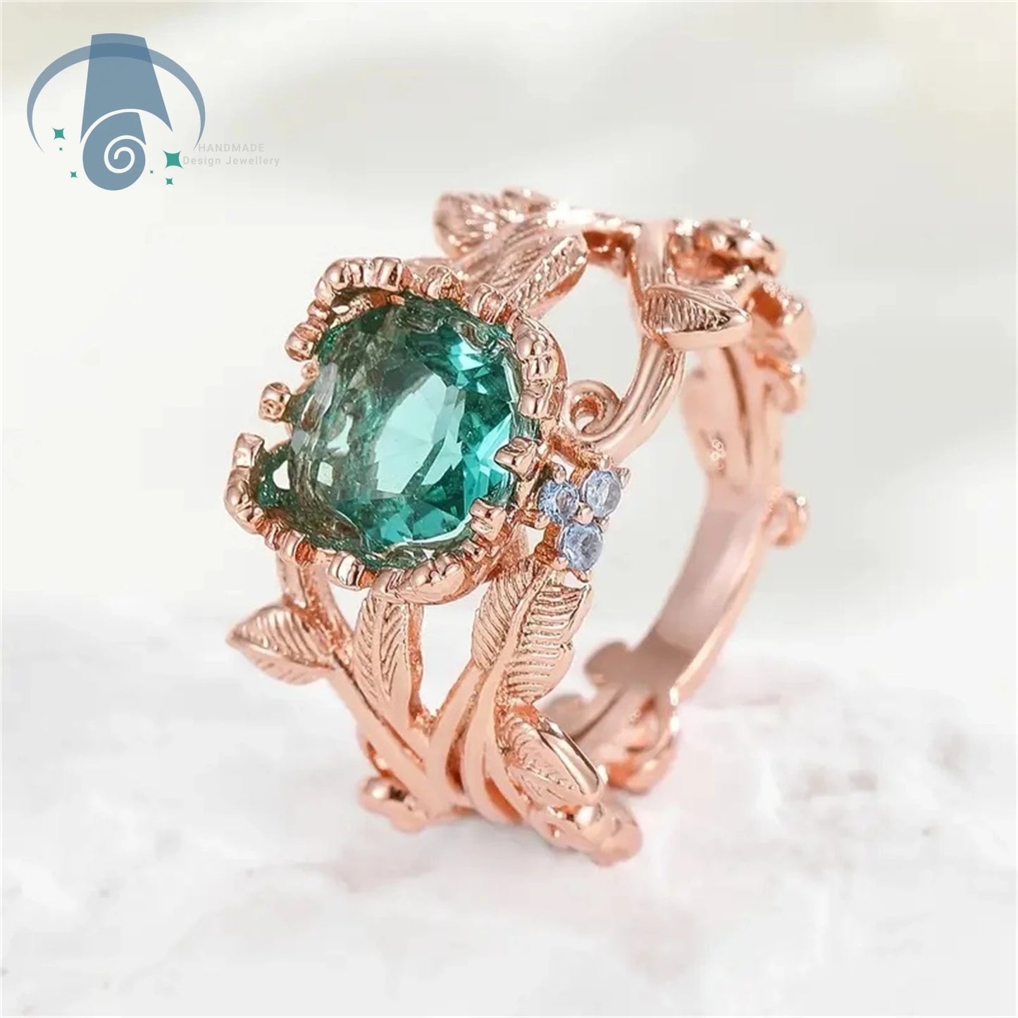 Vintage Alloy Vine Totem Ring with Green Crystal Fashion Jewelry for Women Gift Idea for Daily Use Special Occasion